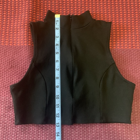 FASHION NOVA SIZE S Cropped Zip-up Mock Neck Tank Top - Picture 4 of 8